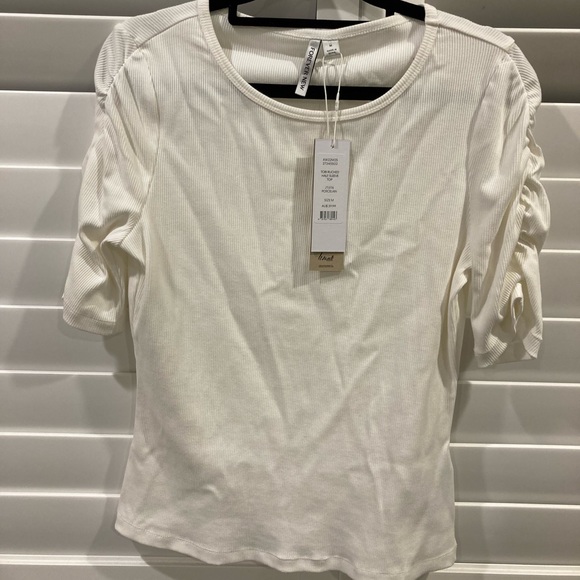 FOREVER NEW RUCHED HALF SLEEVE TOP BNWT - Picture 3 of 5